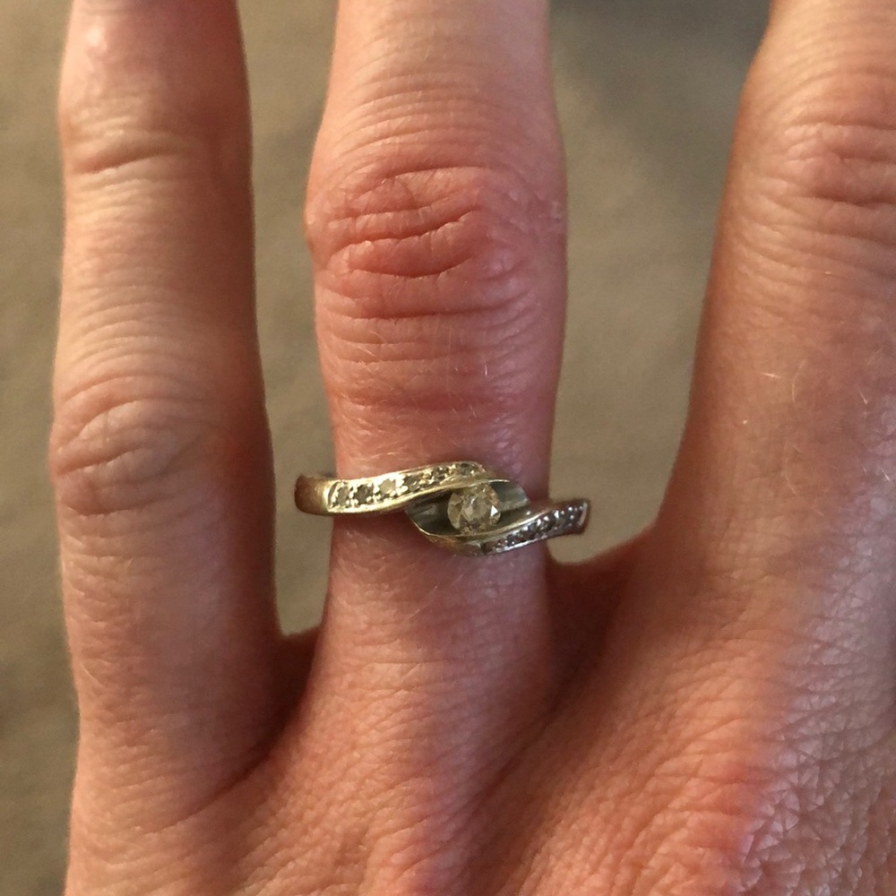 Beautiful Diamond Ring! - image 3